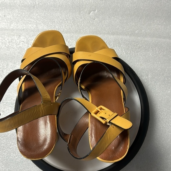 Naturalizer Julisa Heels Sandals 8.5 WIDE Yellow Bright Summer Leather - Picture 6 of 11